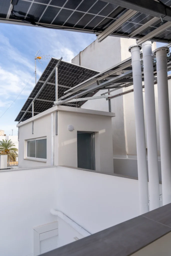 Terraza e instalaciones de Villa Raval Elche